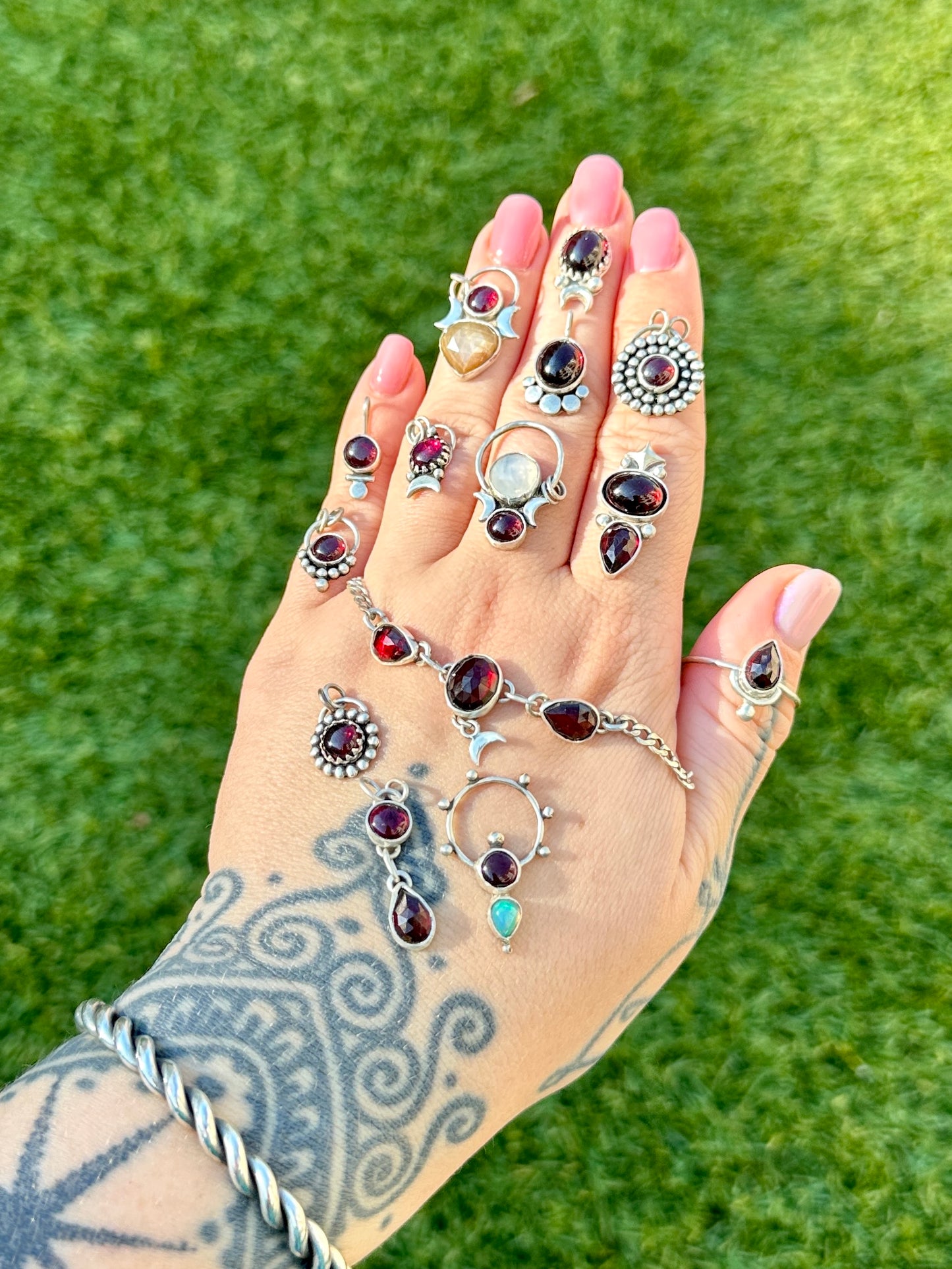 Mini garnet pool necklace