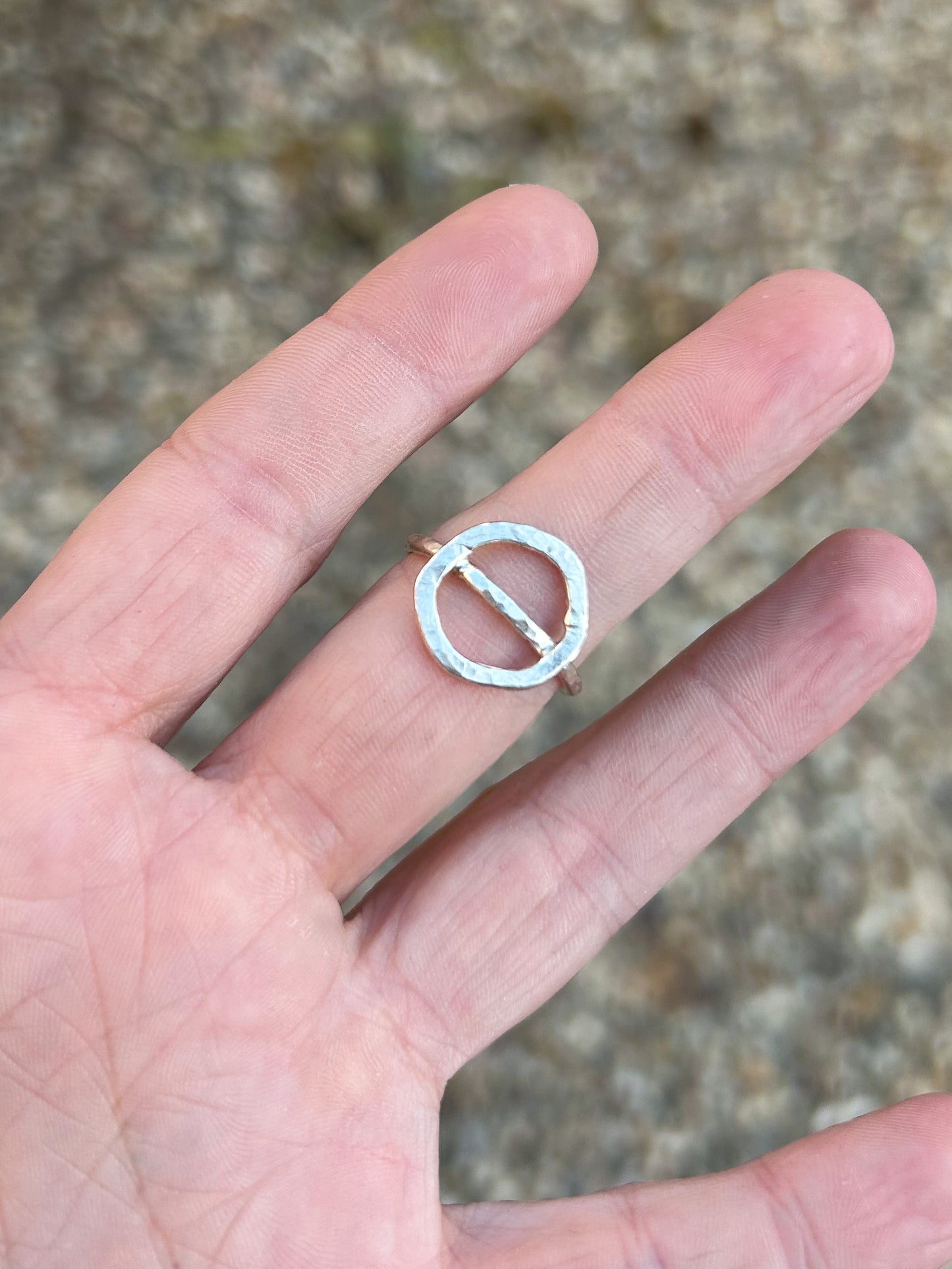 Hammered loop ring sz 7