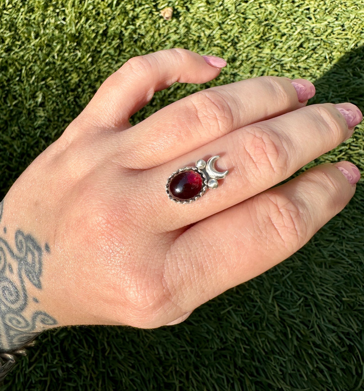 Blood moon ring sz 7