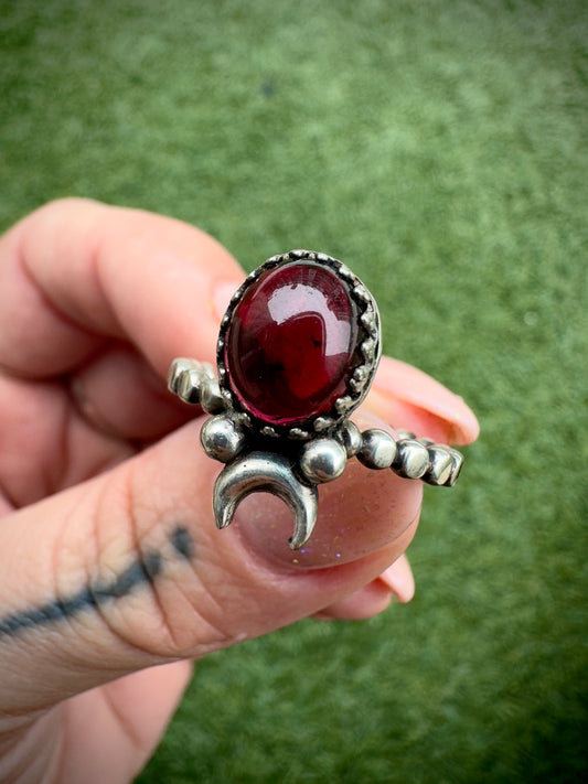 Blood moon ring sz 7