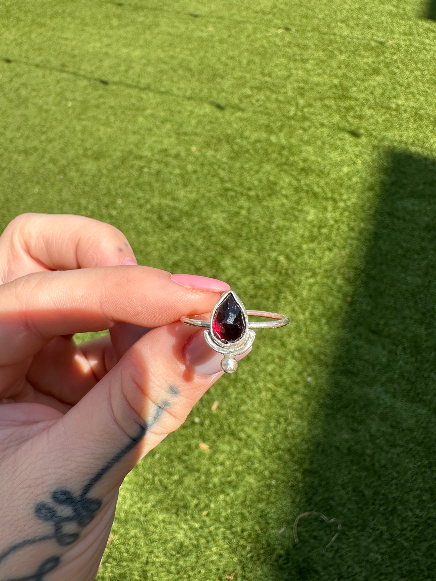 Garnet teardrop ring sz 9