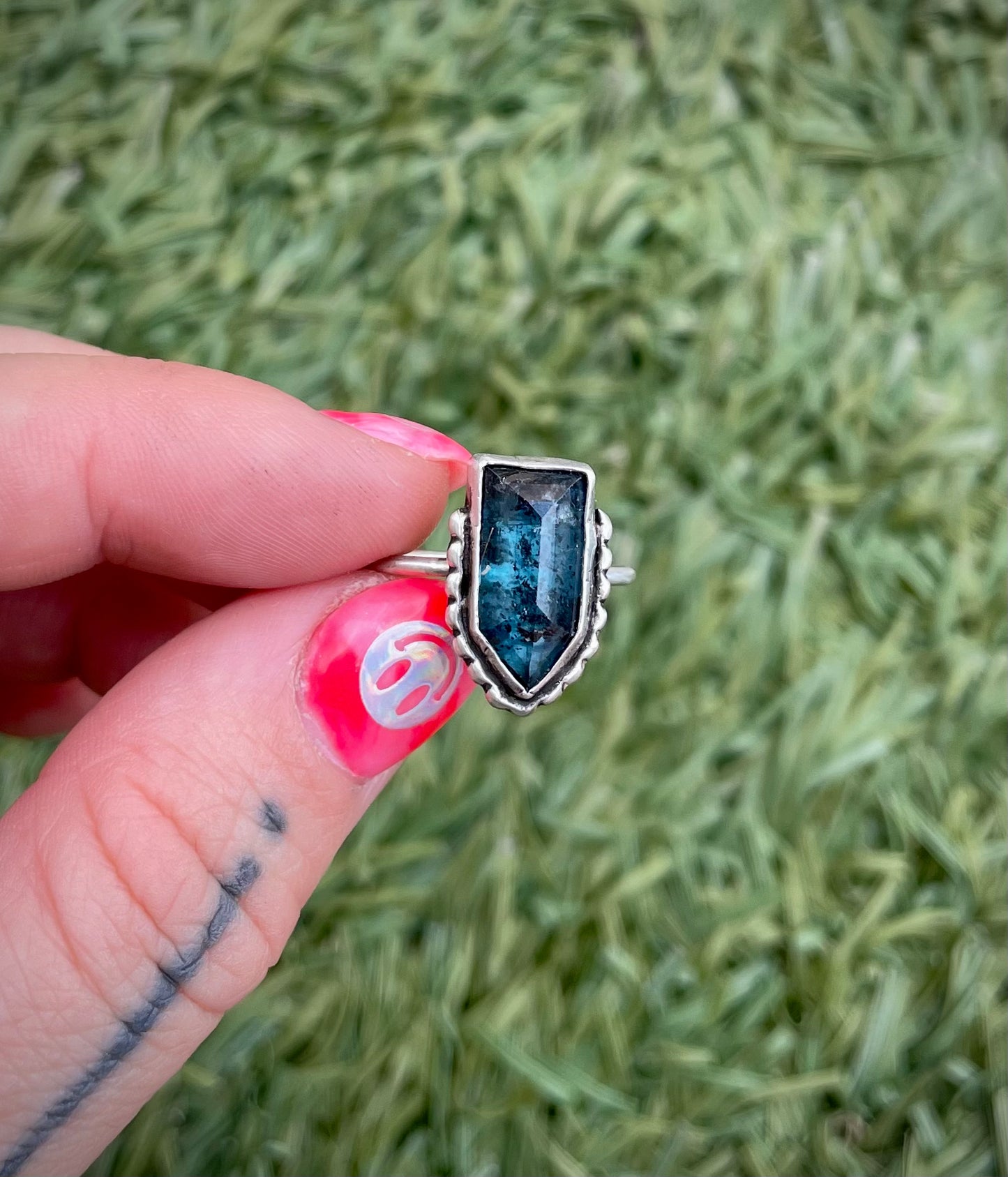 Glowing kyanite ring sz 6.5