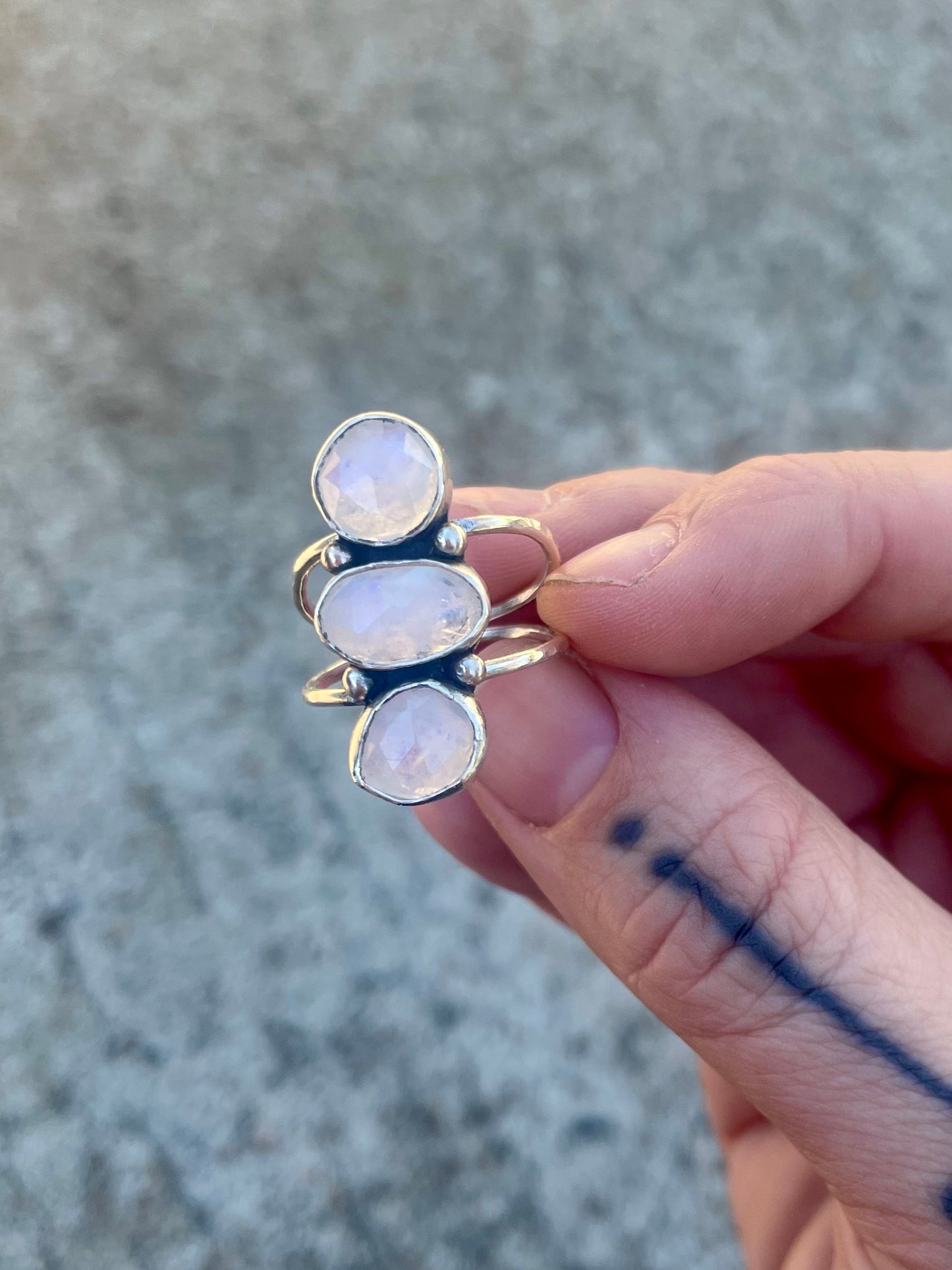 Moon trinity ring sz 7