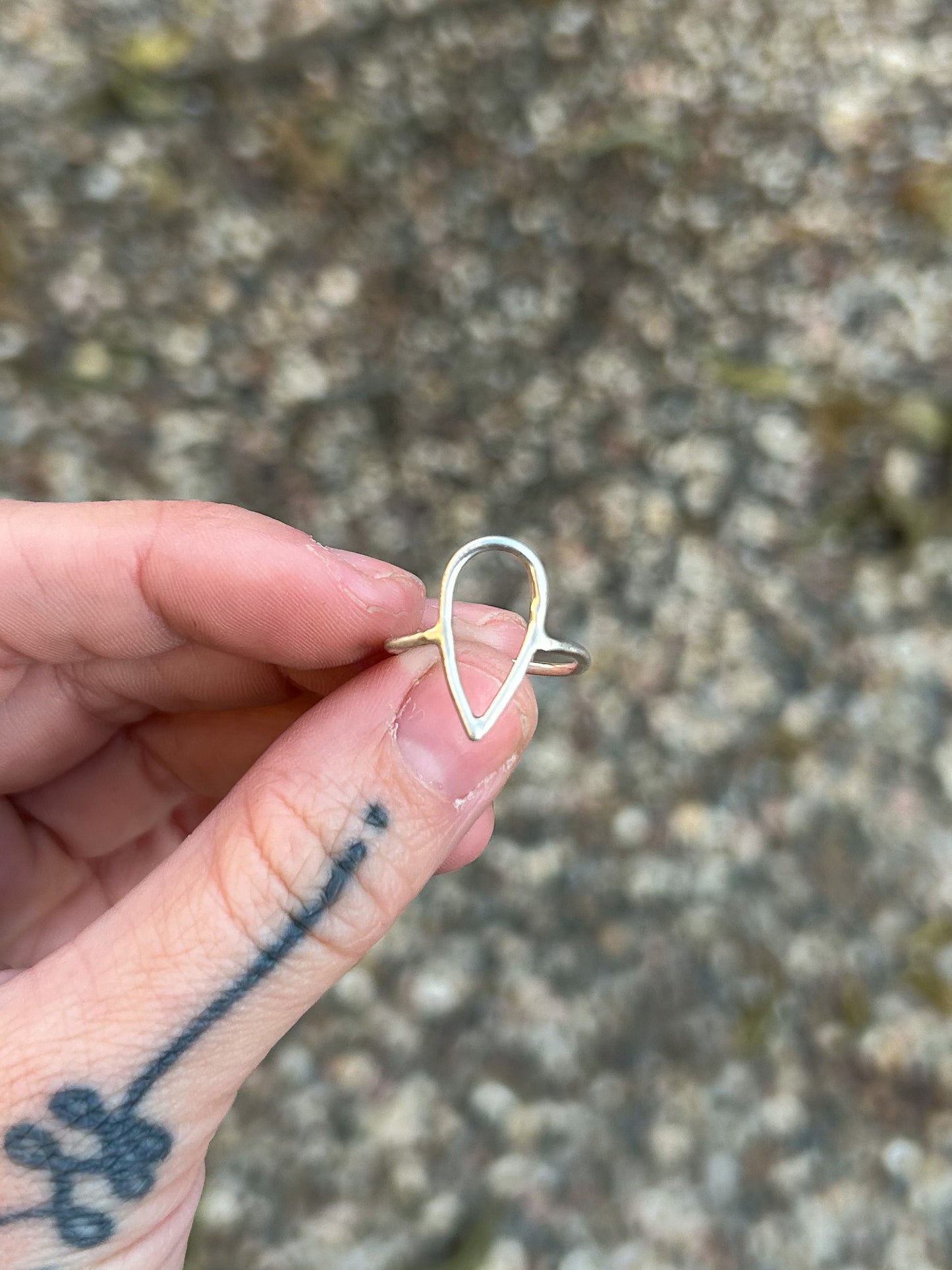 Hammered teardrop ring sz 5.5